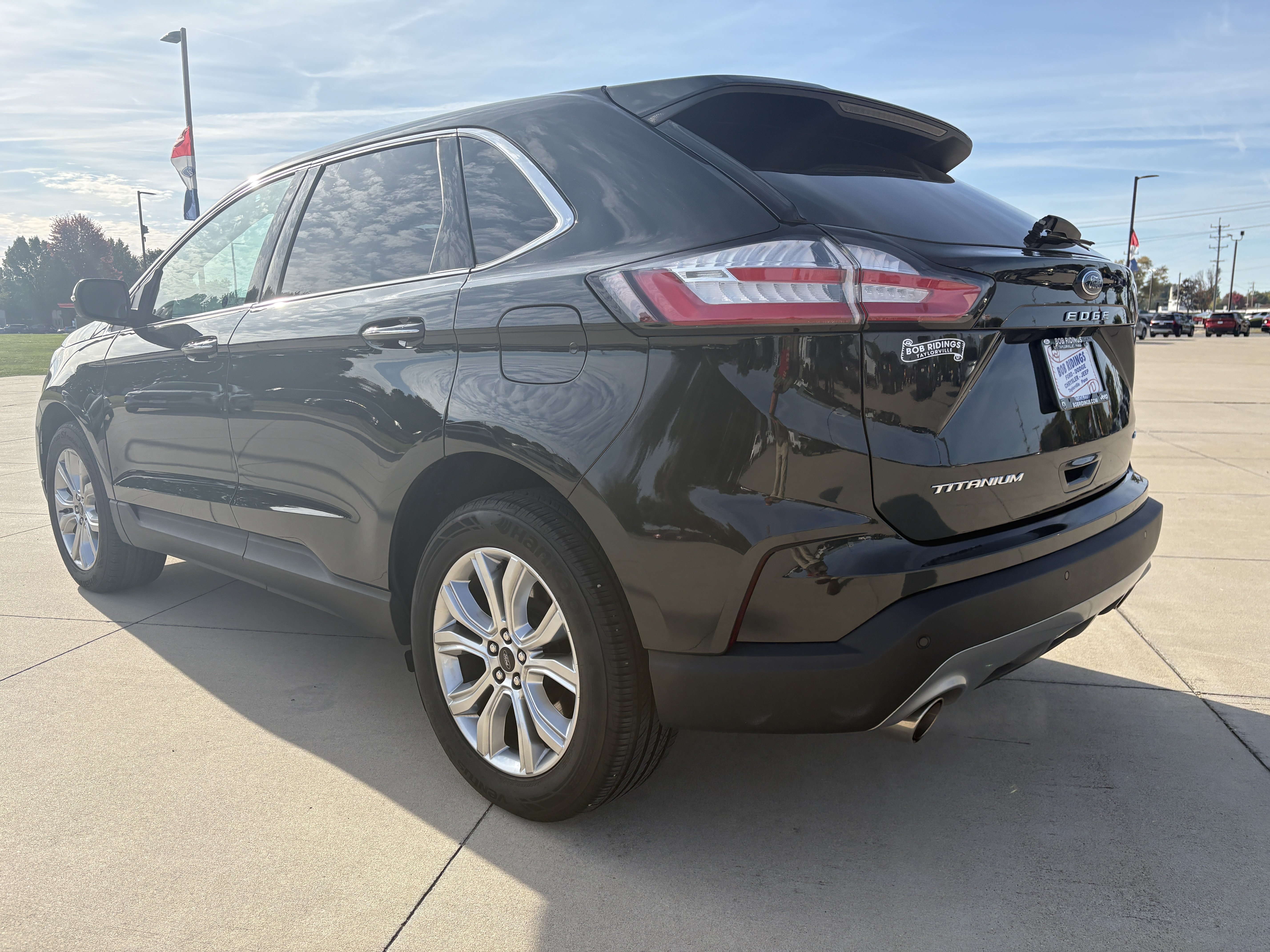 Used 2024 Ford Edge Titanium AWD/4WD image 5