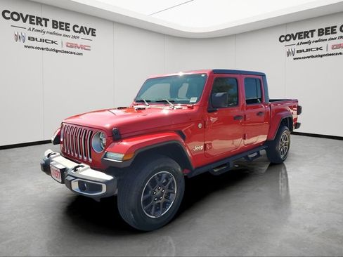 Used 2020 Jeep Gladiator Overland image 3