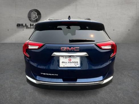 Used 2022 GMC Terrain SLT w/ Infotainment Package II FWD image 7