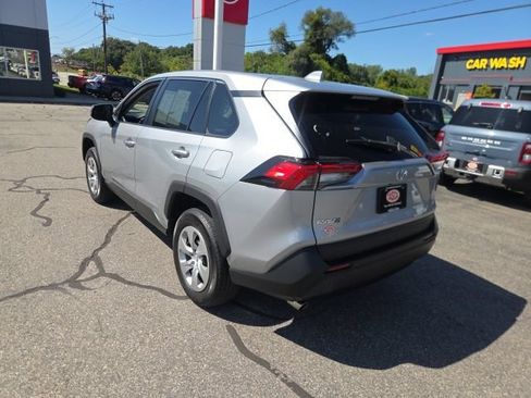 Used 2022 Toyota RAV4 LE AWD/4WD image 7