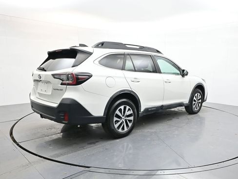 Used 2020 Subaru Outback Premium image 7