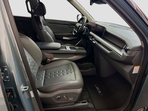 Used 2024 Kia EV9 Wind image 35