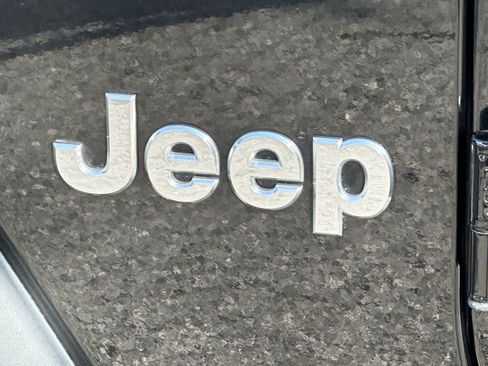 Used 2018 Jeep Wrangler Unlimited Sport S AWD/4WD image 15