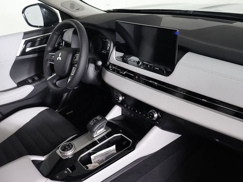 New 2026 Mitsubishi Outlander SE FWD image 28