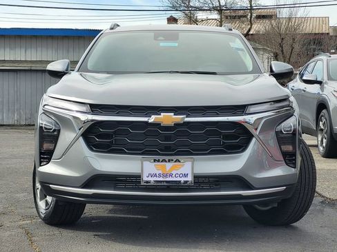 New 2026 Chevrolet Trax LT image 2