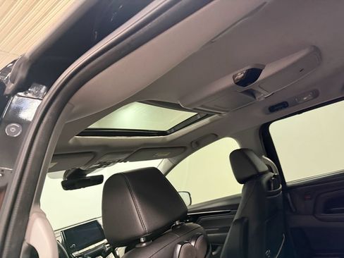 Used 2023 Honda Odyssey Touring image 11