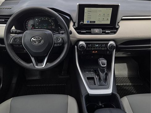 Used 2025 Toyota RAV4 XLE Premium FWD image 11