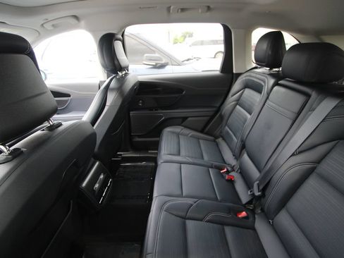 Used 2025 Lincoln Nautilus Reserve AWD/4WD image 17