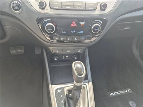 Used 2022 Hyundai Accent Limited FWD image 14