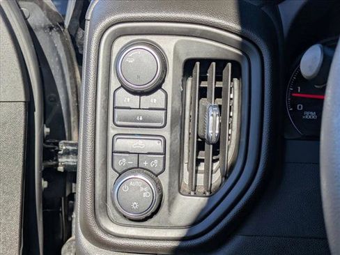 Used 2022 Chevrolet Silverado 2500 Custom image 5