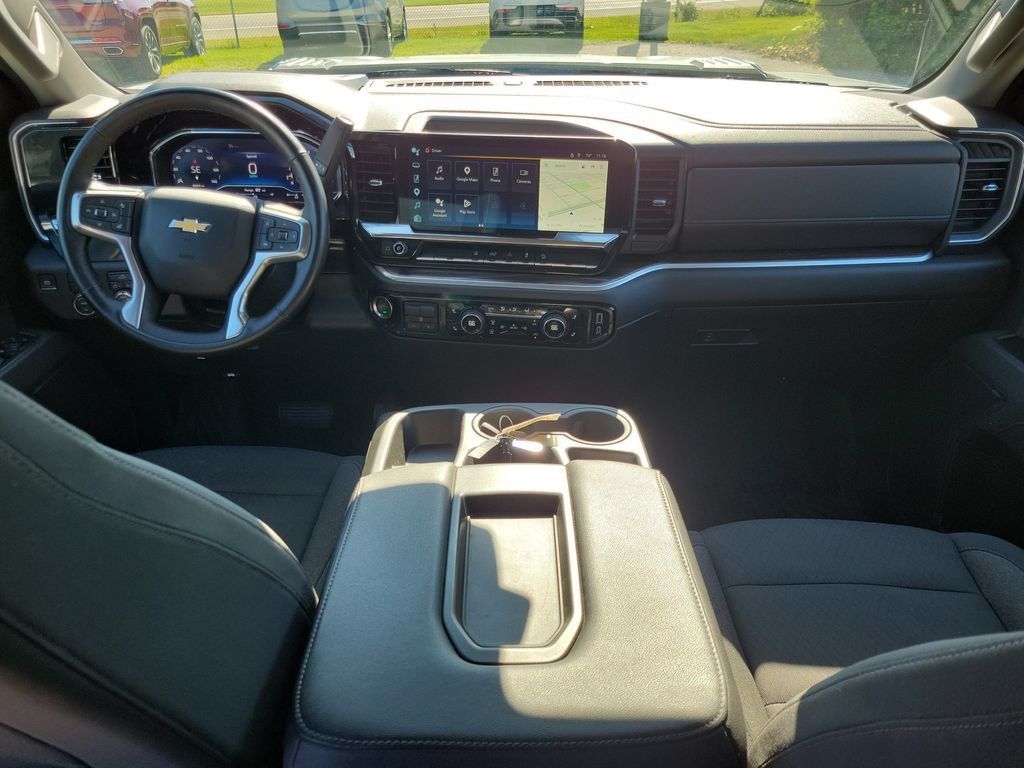 Used 2025 Chevrolet Silverado 2500 LT AWD/4WD image 15