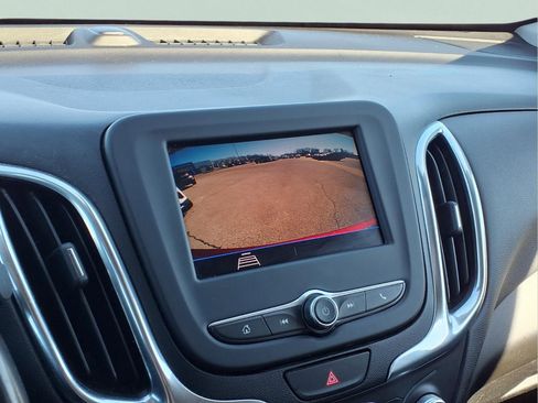 Used 2020 Chevrolet Equinox LT image 6