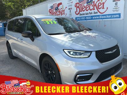 Used 2024 Chrysler Pacifica Touring-L
