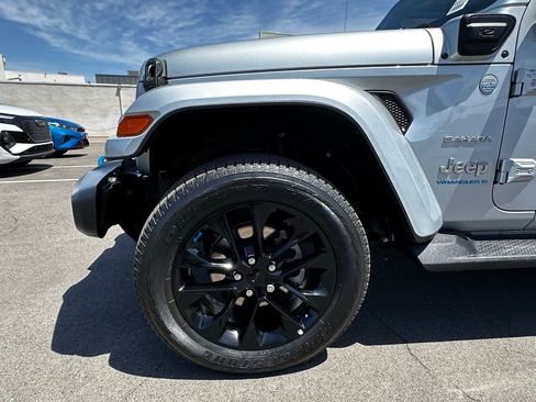 Used 2023 Jeep Wrangler Unlimited Sahara w/ Cold Weather Group AWD/4WD image 10