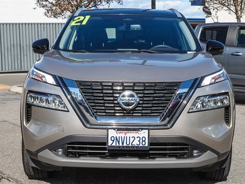 Used 2021 Nissan Rogue SL image 2