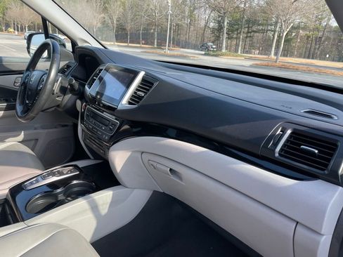 Used 2016 Honda Pilot Touring image 35