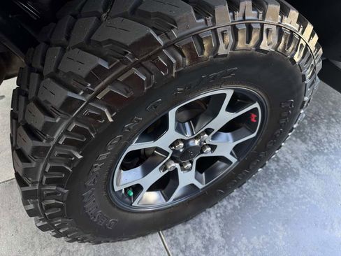 Used 2019 Jeep Wrangler Unlimited Rubicon image 28