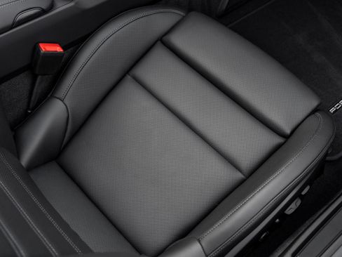 Certified 2026 Porsche 911 Carrera RWD image 34