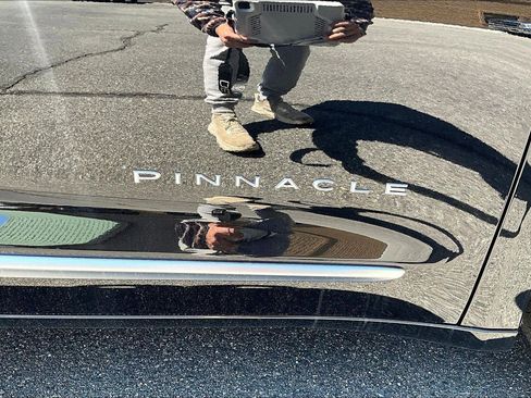 New 2026 Chrysler Pacifica Pinnacle AWD/4WD image 12