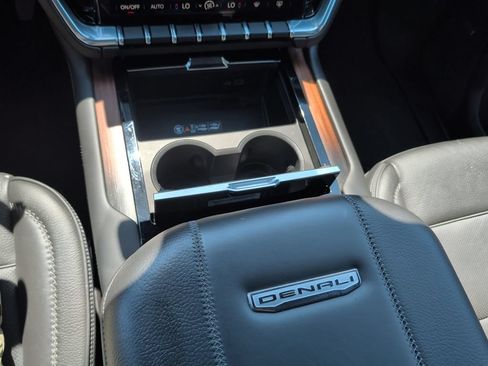 Used 2025 GMC Yukon Denali AWD/4WD image 25