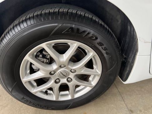 Used 2024 Chrysler Pacifica Touring-L image 30