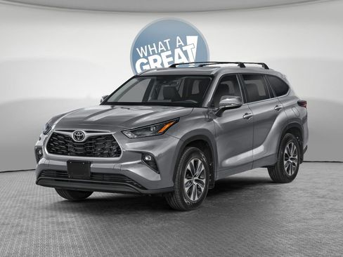 New 2026 Toyota Highlander Platinum AWD/4WD image 2