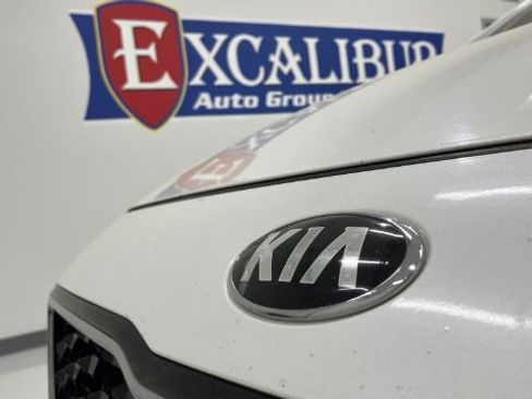 Used 2017 Kia Forte EX FWD image 20