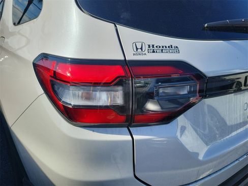 Used 2025 Honda Pilot EX-L image 8