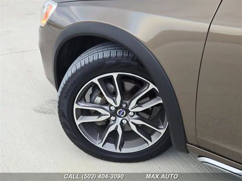 Used 2016 Volvo V60 T5 Cross Country w/ Convenience Package image 34