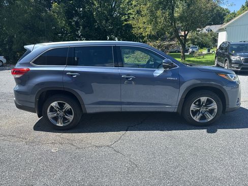 Used 2019 Toyota Highlander Limited Platinum AWD/4WD image 6