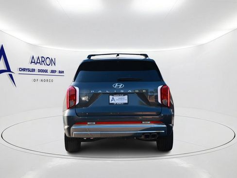 Used 2024 Hyundai Palisade Calligraphy FWD image 5