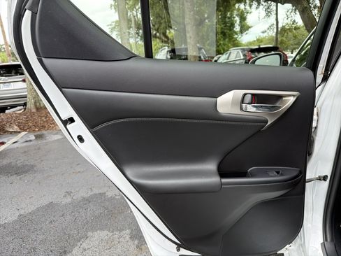 Used 2015 Lexus CT 200h w/ Navigation Package FWD image 29