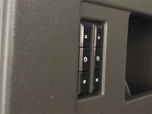 Used 2022 Lincoln Navigator Reserve image 11