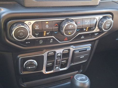 Used 2023 Jeep Wrangler Willys image 28