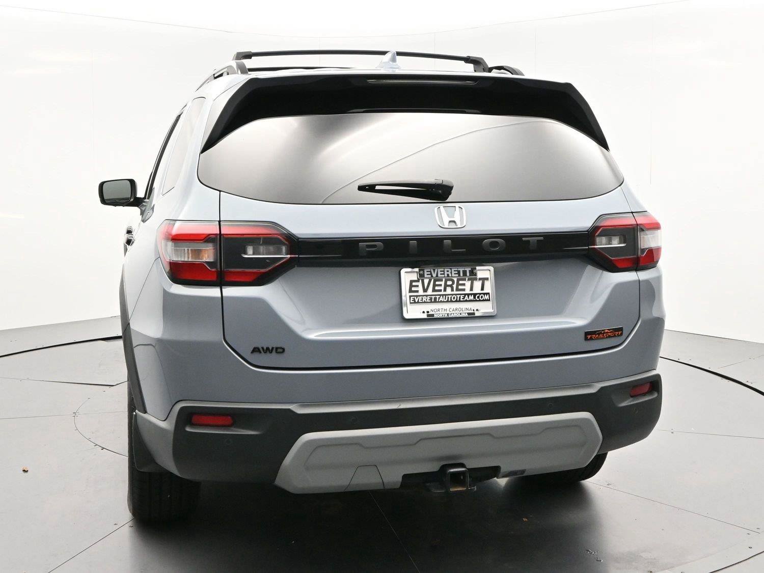 Used 2023 Honda Pilot TrailSport image 6