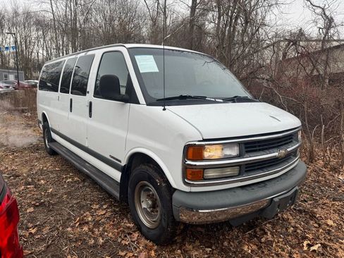 Used 2000 Chevrolet Express 3500 LS w/ LS Preferred Equipment Group image 3