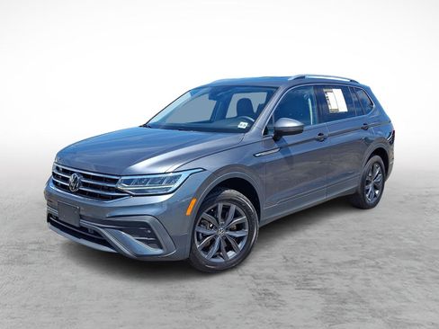Used 2024 Volkswagen Tiguan SE AWD/4WD image 1