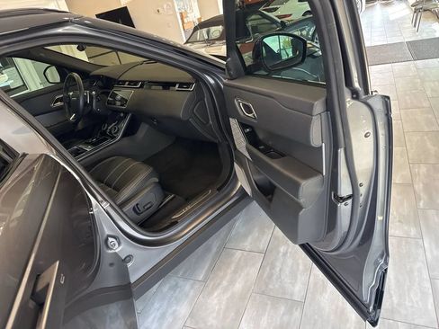 Used 2019 Land Rover Range Rover Velar R-Dynamic SE AWD/4WD image 19