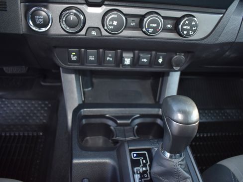 Used 2020 Toyota Tacoma TRD Sport w/ Technology Package image 22