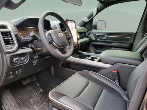 Used 2025 RAM 1500 Laramie AWD/4WD image 14