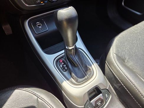 Certified 2021 Jeep Compass Latitude image 25