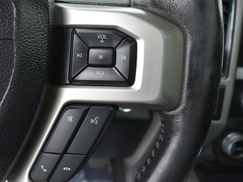 Used 2019 Ford F150 Lariat w/ Equipment Group 502A Luxury AWD/4WD image 16