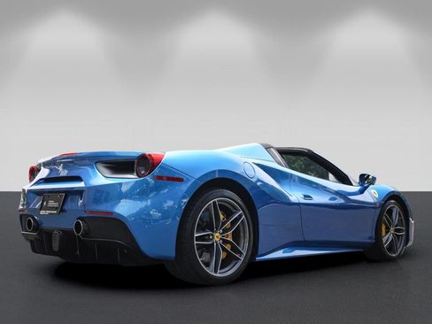 Certified 2018 Ferrari 488 Spider RWD image 3
