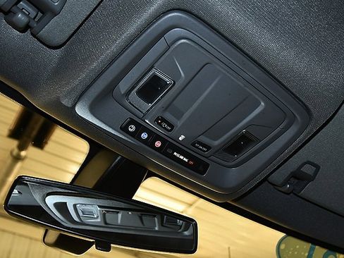 Used 2021 Chevrolet Silverado 1500 Custom image 25