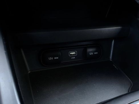 Used 2025 Kia Soul LX w/ LX Technology Package FWD image 23