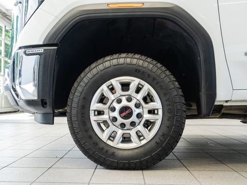 Used 2024 GMC Sierra 2500 SLE w/ SLE Value Package; AWD/4WD image 7