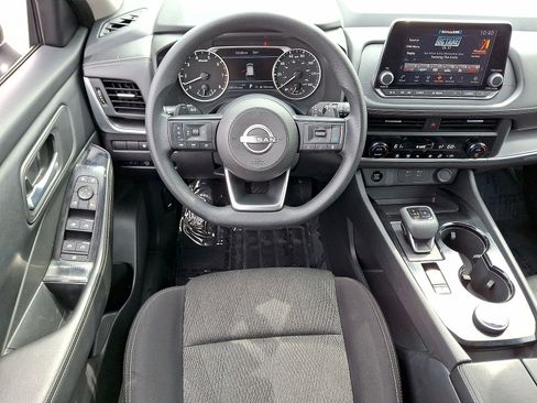Used 2024 Nissan Rogue SV AWD/4WD image 20