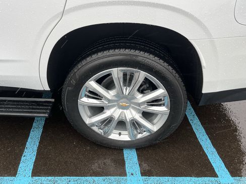 Used 2024 Chevrolet Tahoe High Country w/ Premium Package image 25