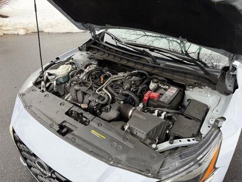 Used 2025 Nissan Altima 2.5 SR w/ SR Premium Package image 31