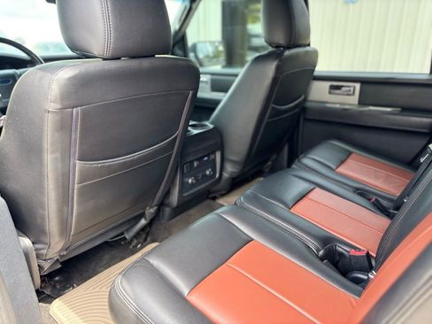 Used 2016 Ford Expedition EL XLT image 18